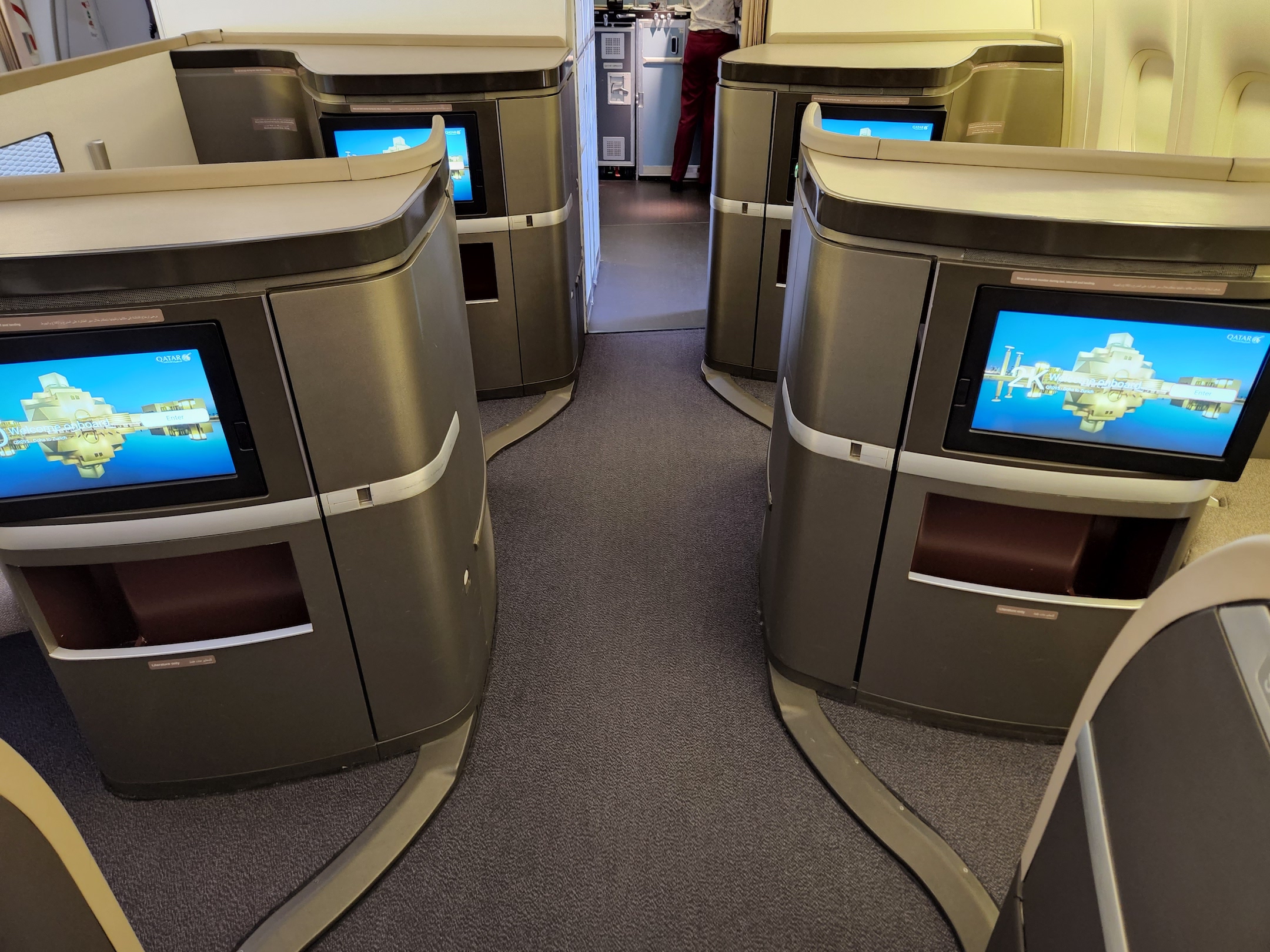 [Randy飛行紀錄] 卡達航空頭等艙／多哈～蘇黎世 Qatar Airways First Class／DOH～ZRH | TripPlus